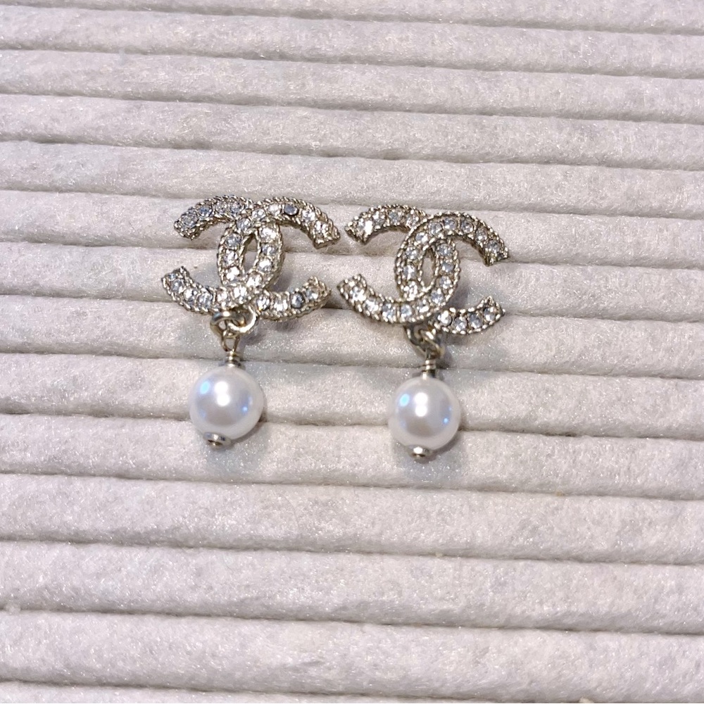 Chanel CC Pearl drop earrings, silver crystal.